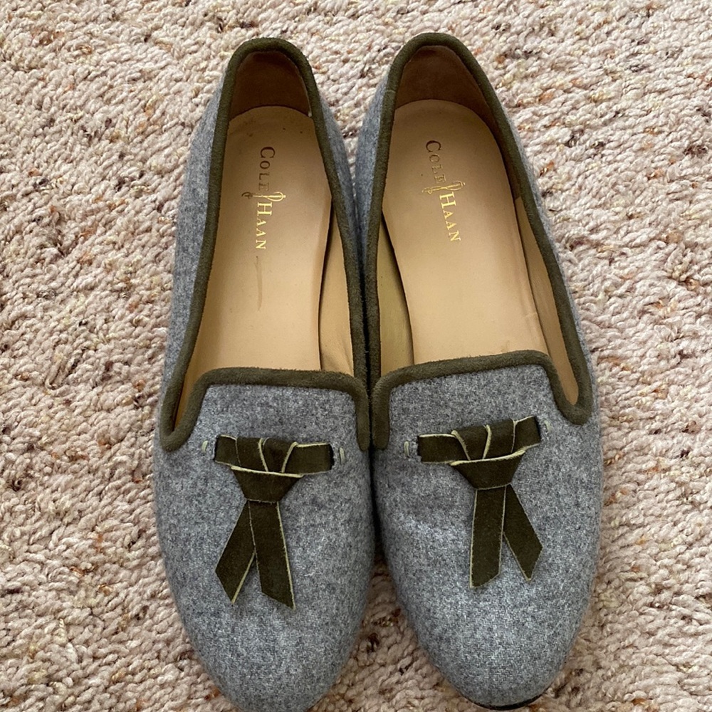 COLE HAAN slip on loafers grey with green bow